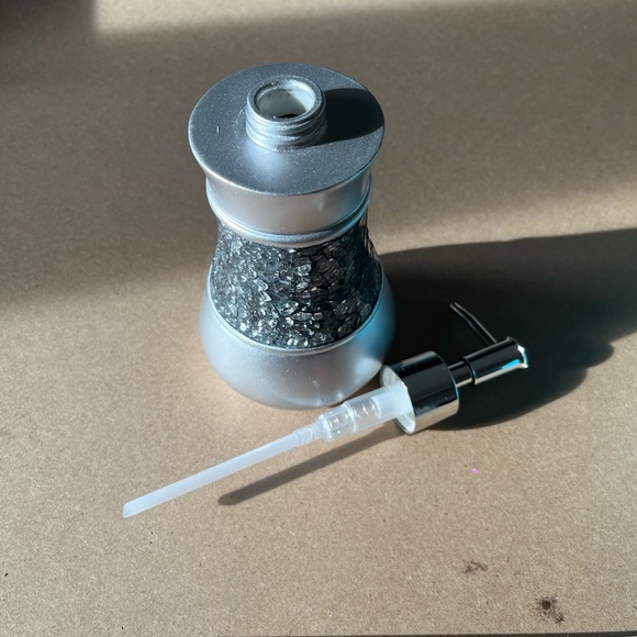 🚰Creative Scents Decorative Bathroom Accessory Set 🧼🪥 - Picture 8 of 16